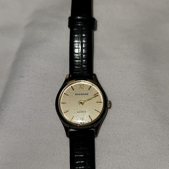 Wakmann Quartz Ladies Watch Goldtone Case Black Leather Band Auto Set - Picture 5 of 11